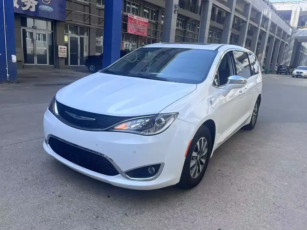 Chrysler Grand Voyager PHEV (Import) 2025 из CN, фото 1