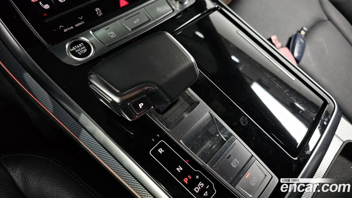 Audi Q8 2021 из KR, фото 9