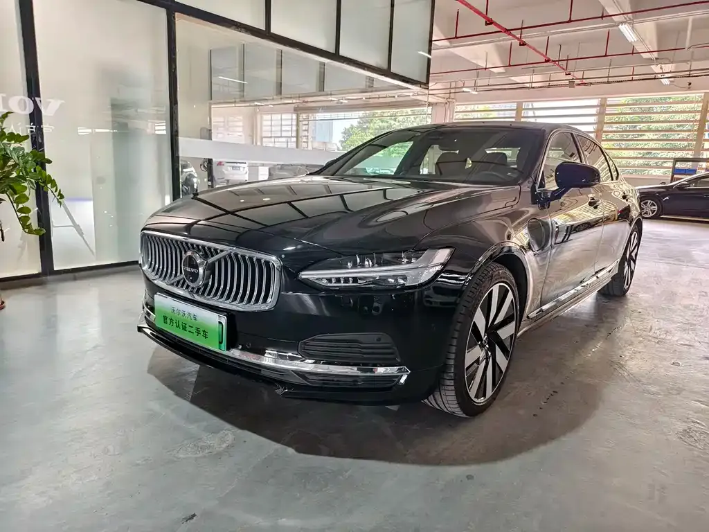 Volvo S90 PHEV 2024 из CN, фото 1