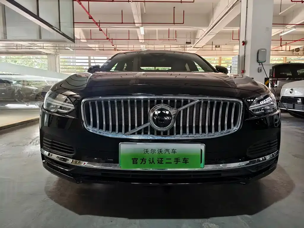 Volvo S90 PHEV 2024 из CN, фото 2