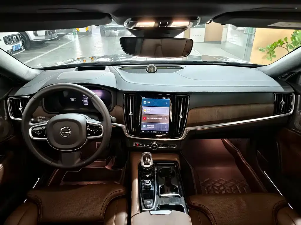 Volvo S90 PHEV 2024 из CN, фото 4