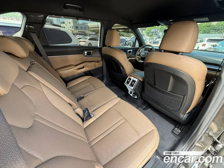 Kia Sorento — фото 6