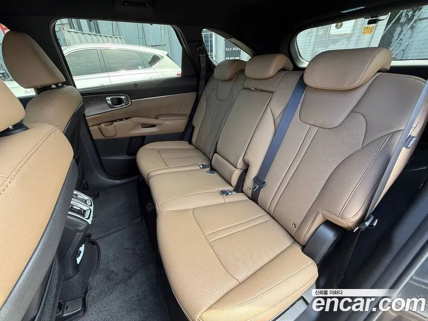 Kia Sorento — фото 7