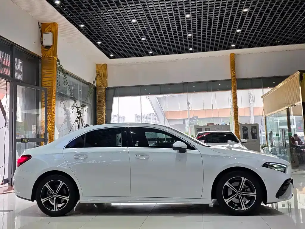 Mercedes-Benz A-Class 2024 из CN, фото 4