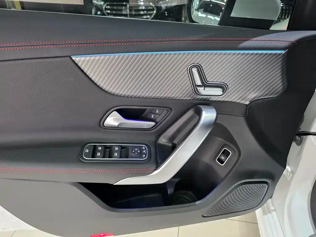 Mercedes-Benz A-Class 2024 из CN, фото 6