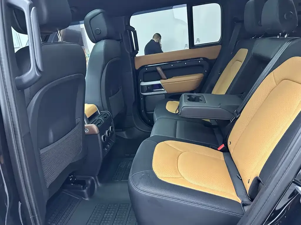 Land Rover Defender — фото 9