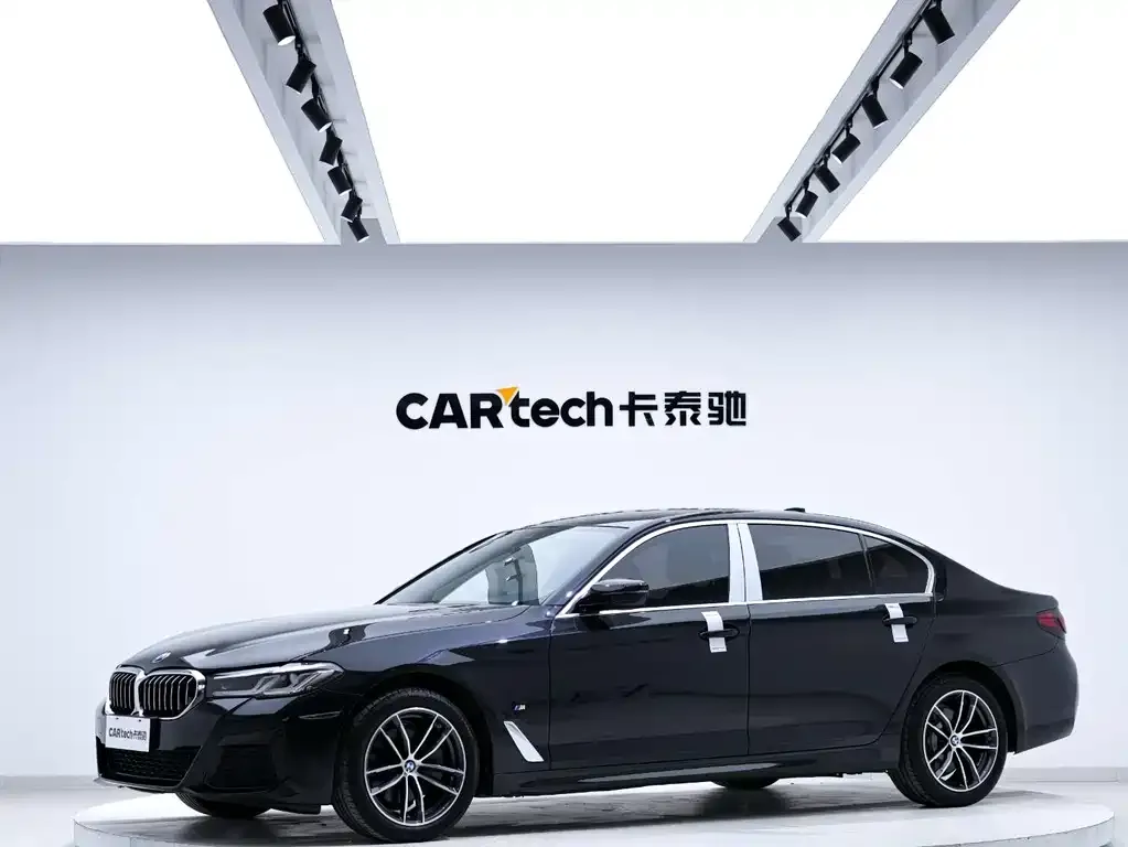 BMW 5 Series — фото 1