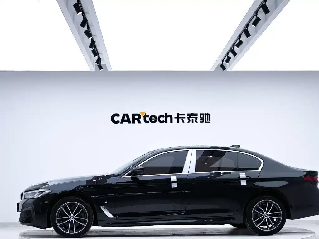 BMW 5 Series — фото 4