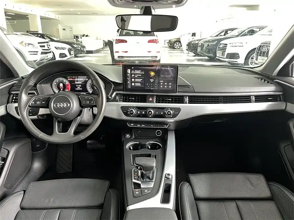 Audi A4L 2021 из CN, фото 6