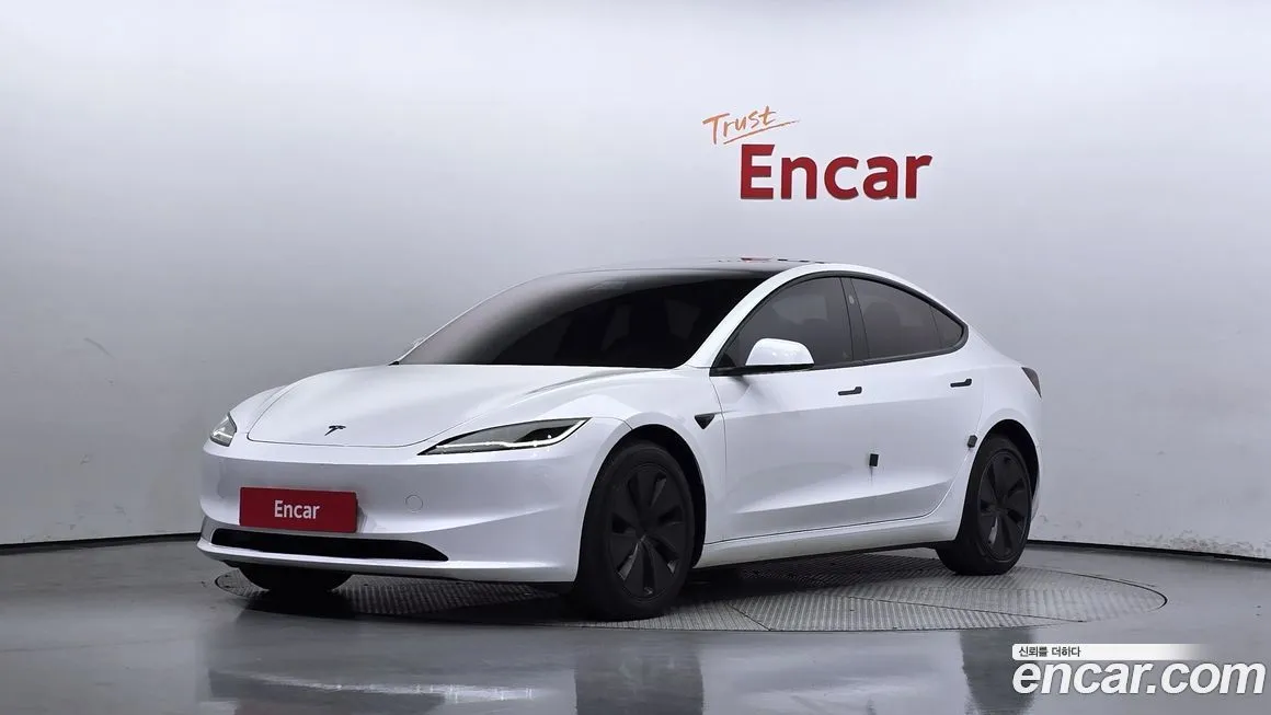 Tesla Model 3 — фото 1
