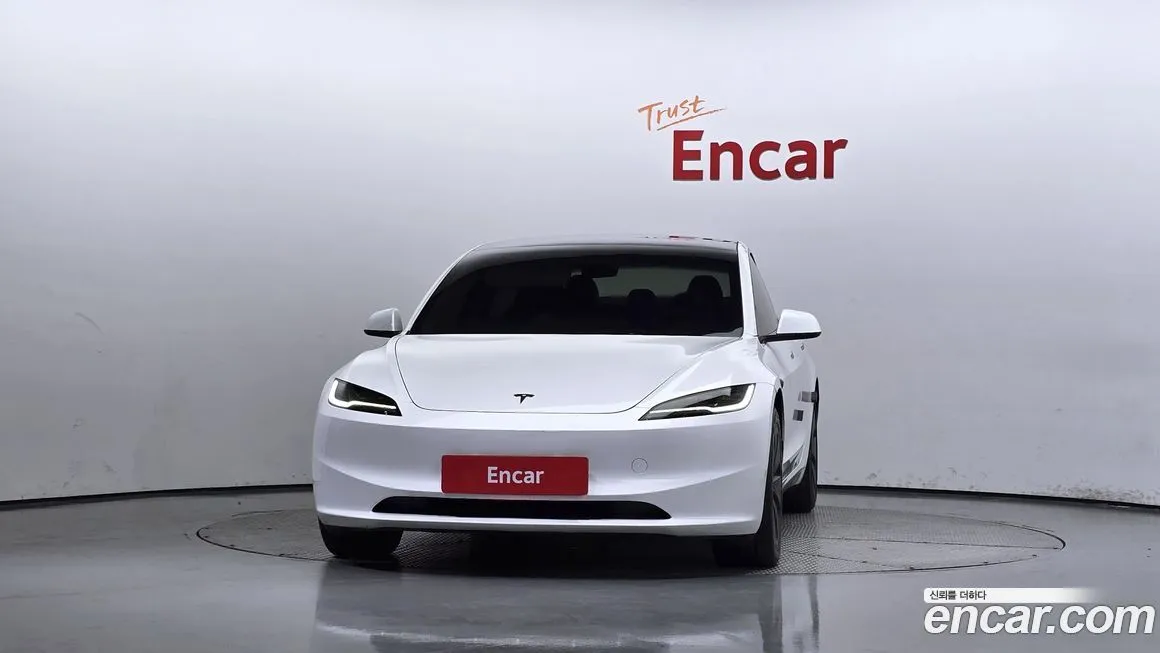 Tesla Model 3 — фото 3