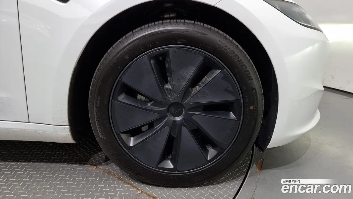 Tesla Model 3 — фото 5