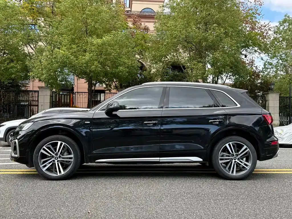 Audi Q5L — фото 7