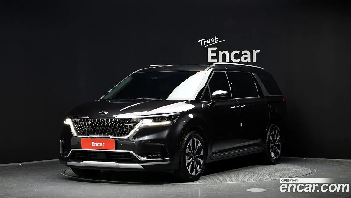 Kia Carnival — фото 1