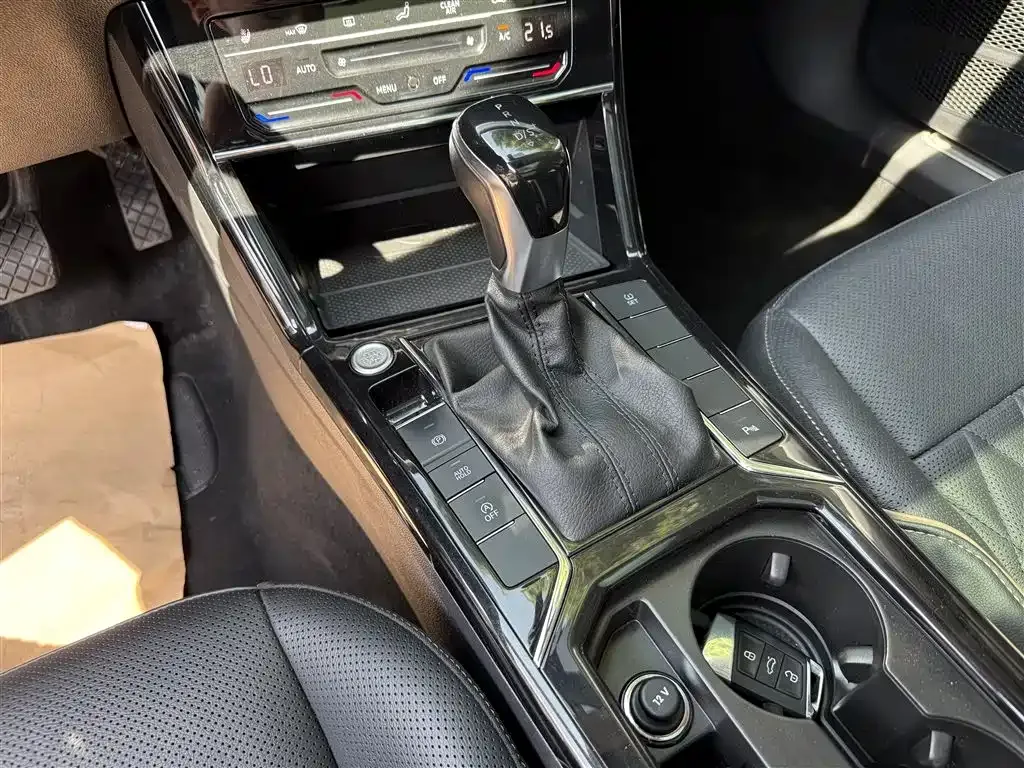 Volkswagen Passat — фото 10