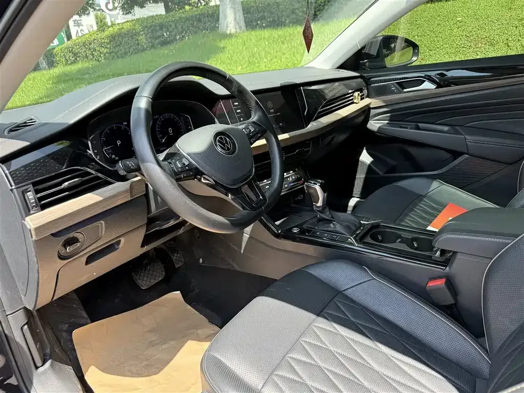 Volkswagen Passat — фото 7