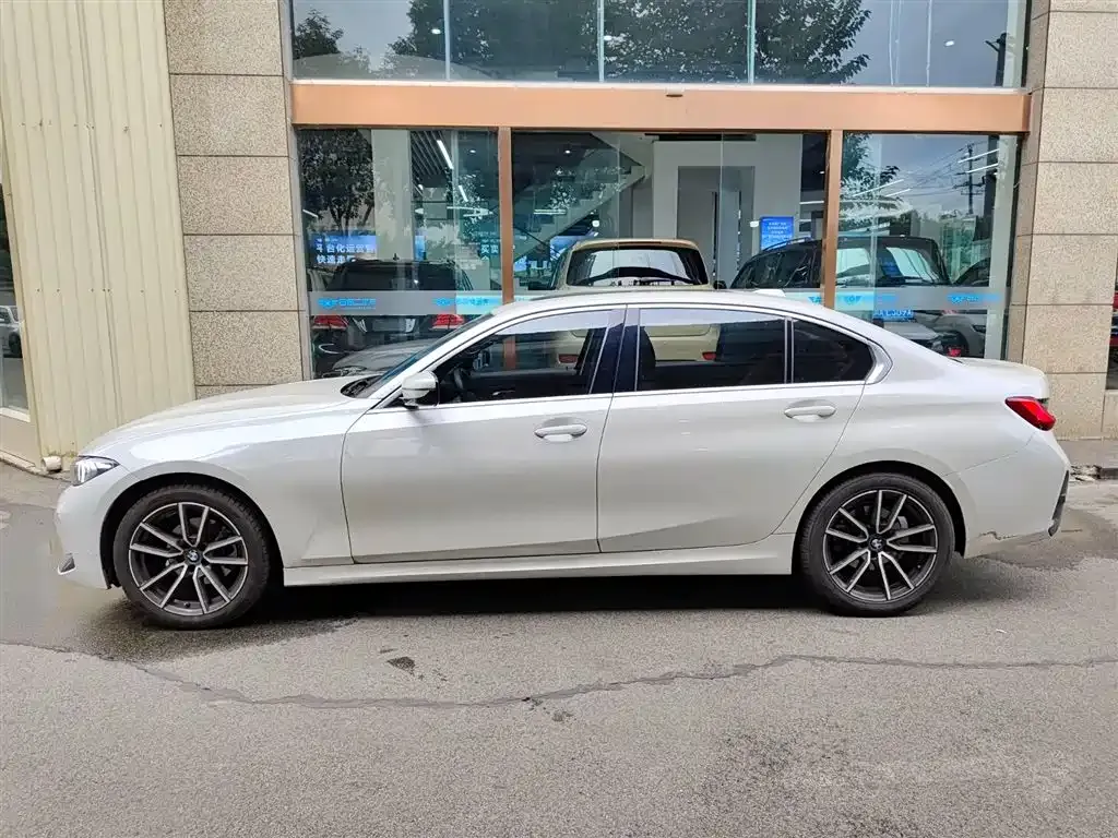 BMW 3 Series 2023 из CN, фото 3