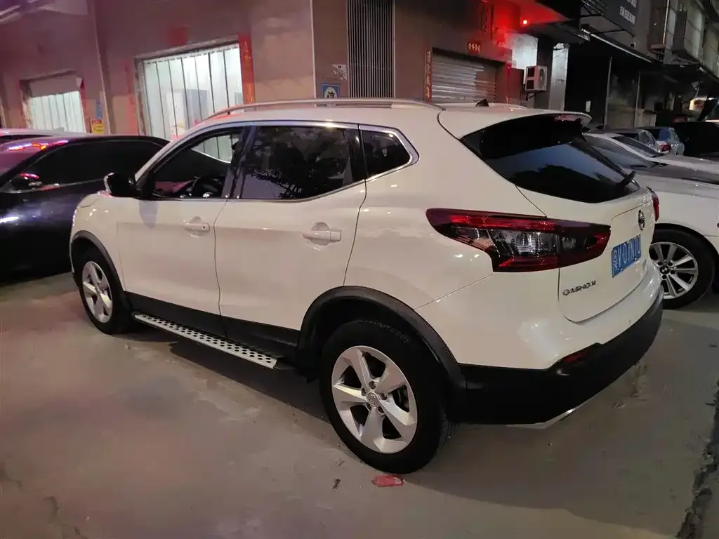 Nissan Qashqai — фото 5