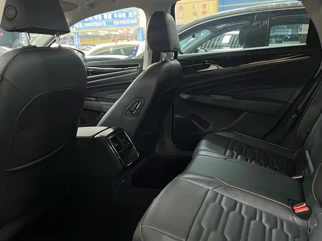 Volkswagen Passat 2021 из CN, фото 5