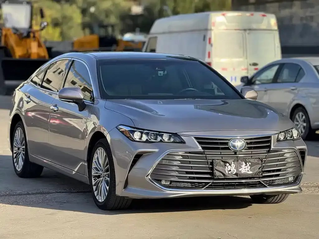 Toyota Avalon — фото 1