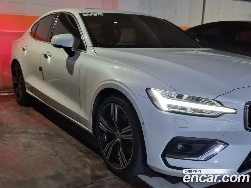 Volvo S60 2021 из KR, фото 1