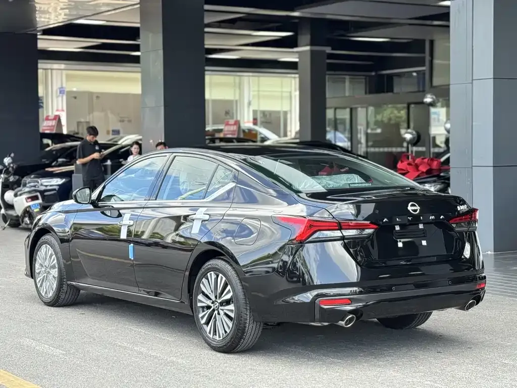 Nissan Teana 2025 из CN, фото 2