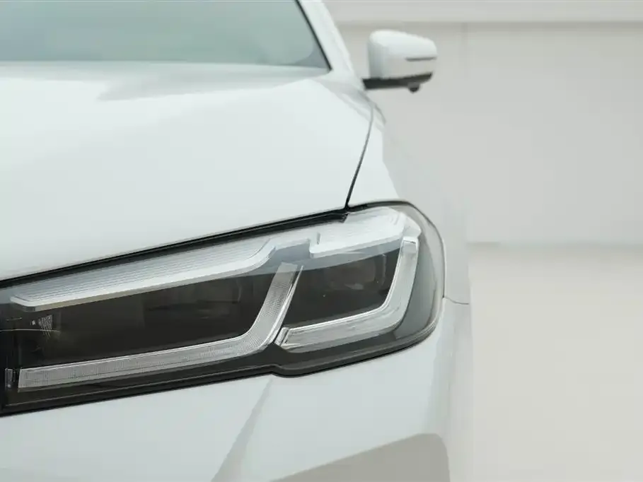 BMW 5 Series — фото 10