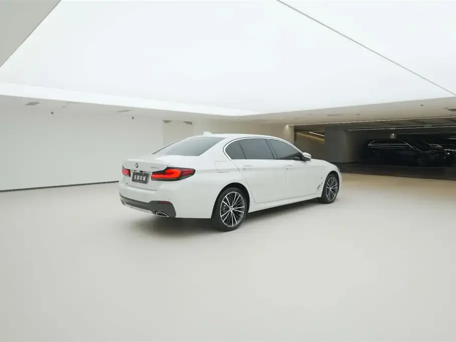 BMW 5 Series — фото 6