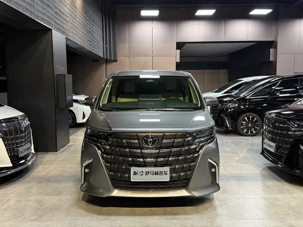 Toyota Alphard — фото 2