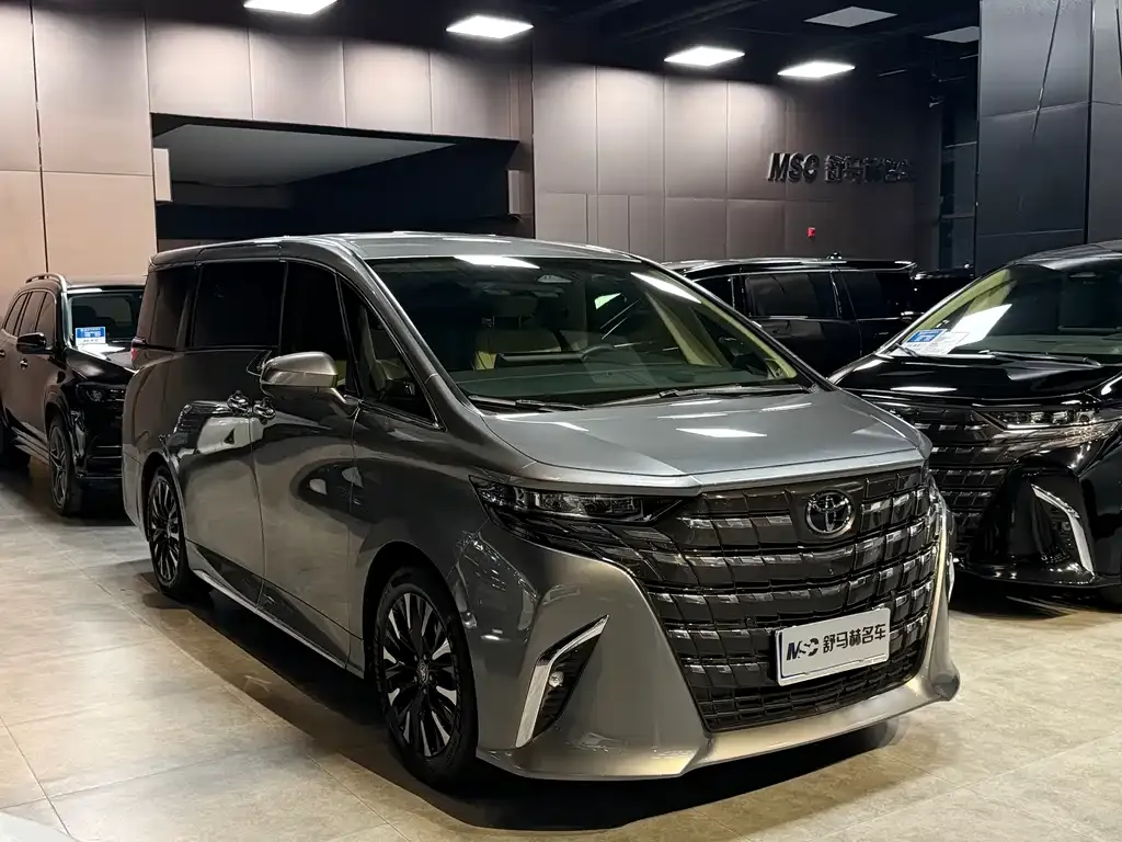 Toyota Alphard — фото 3