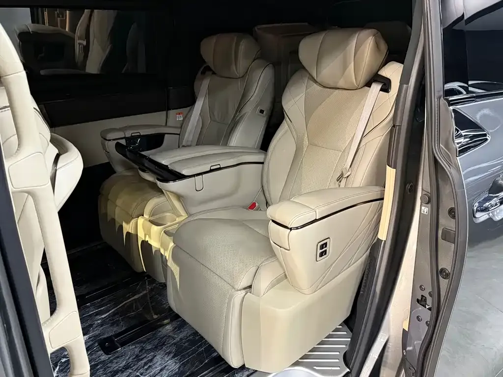 Toyota Alphard — фото 6