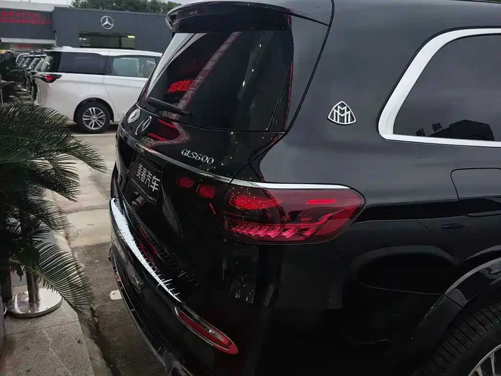 Mercedes-Benz GLS — фото 6