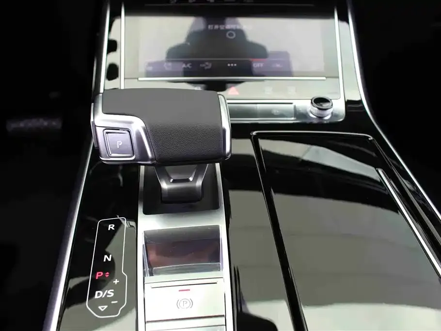 Audi Q7 2025 из CN, фото 10