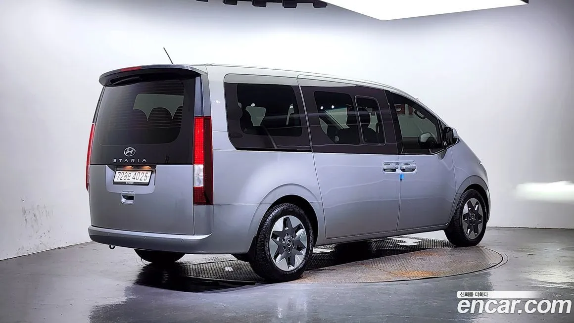 Hyundai Staria — фото 2