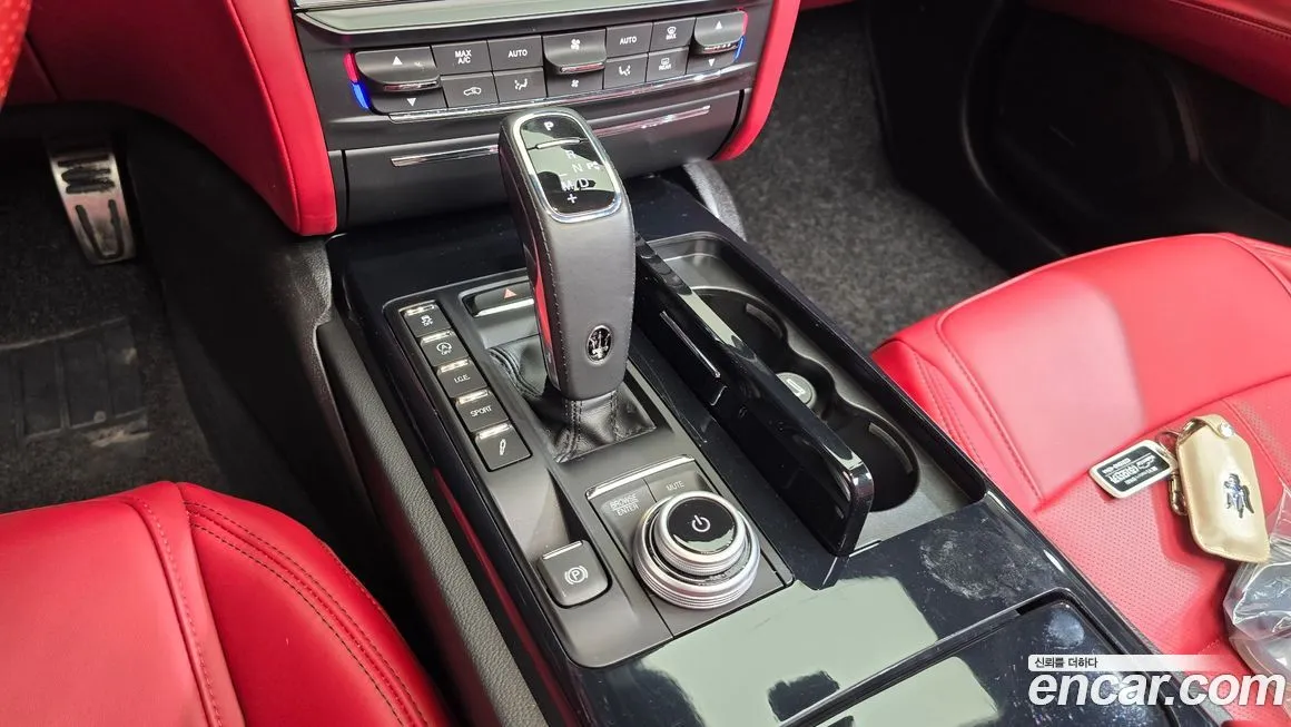 Maserati Quattroporte 2022 из KR, фото 9