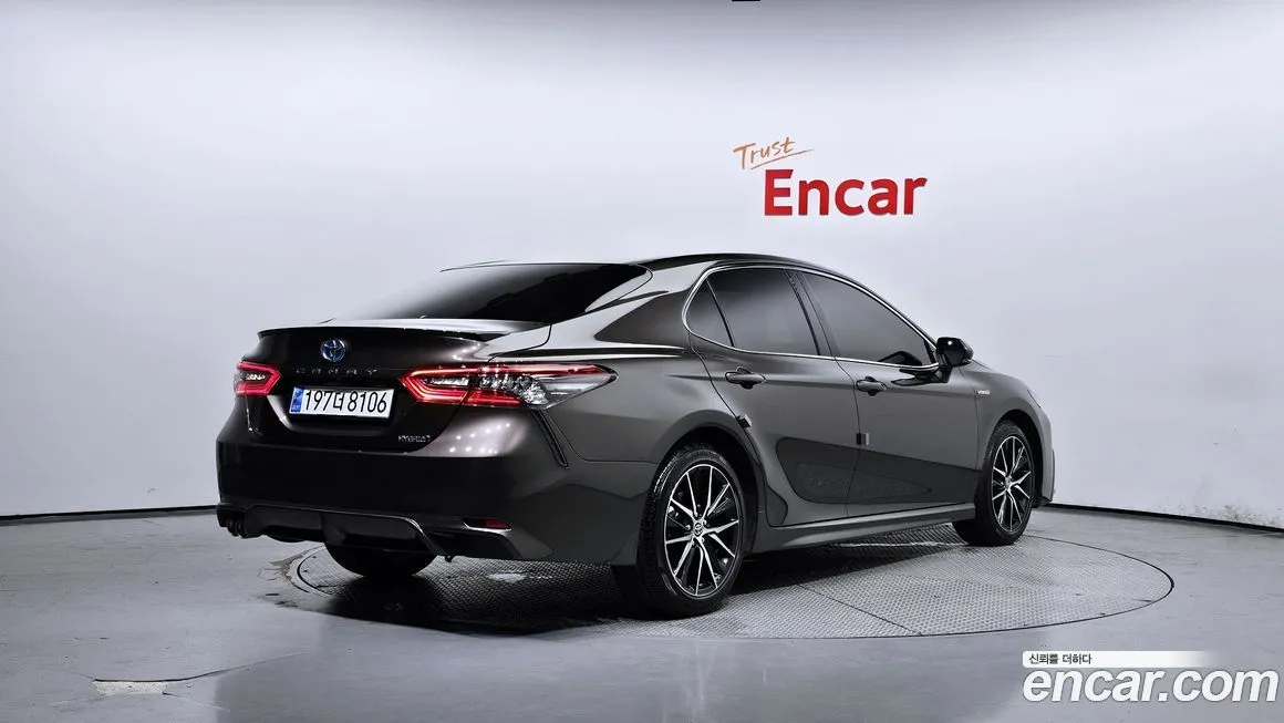 Toyota Camry 2023 из KR, фото 2