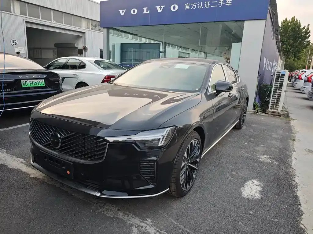 Volvo S90 — фото 3