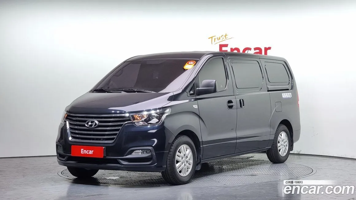 Hyundai Starex — фото 1