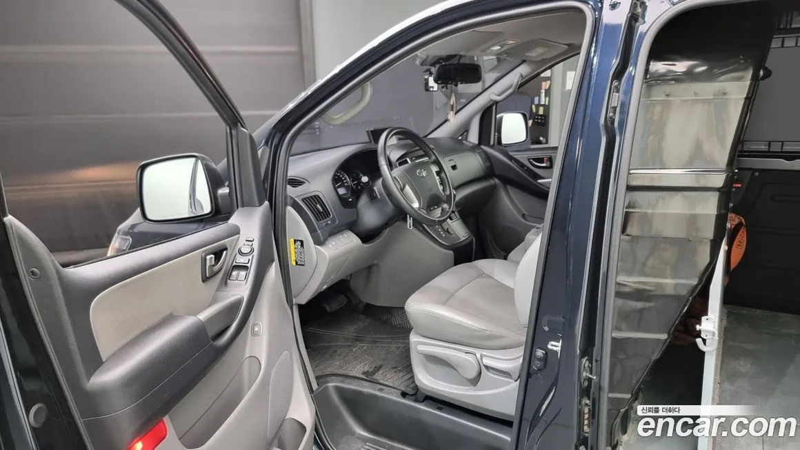 Hyundai Starex — фото 10