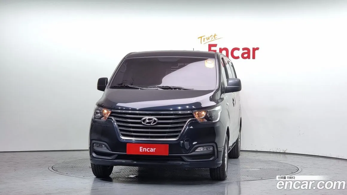 Hyundai Starex — фото 3