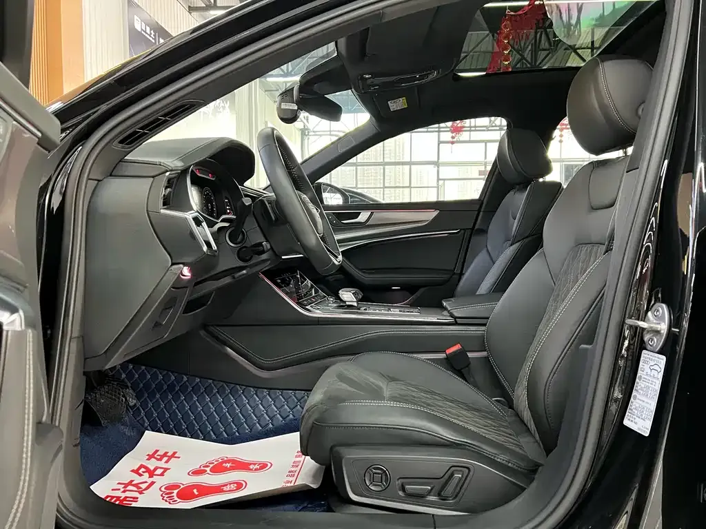 Audi A6L 2021 из CN, фото 9