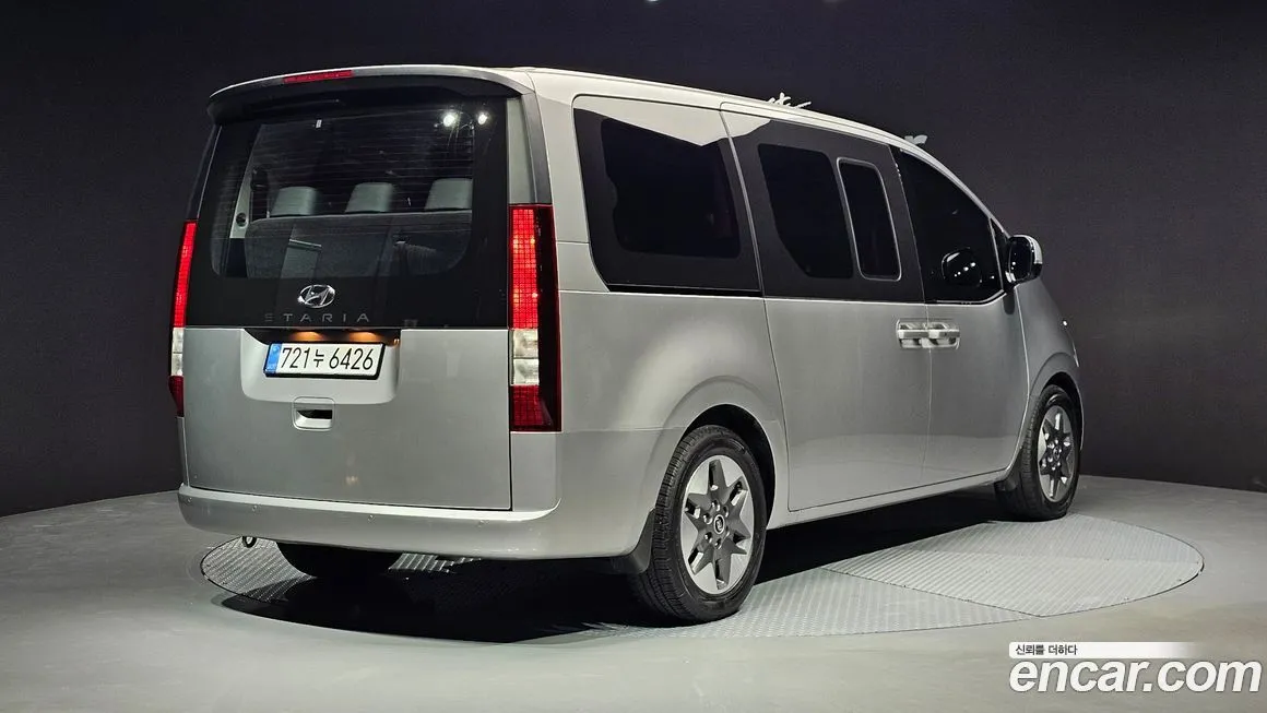 Hyundai Staria 2023 из KR, фото 2