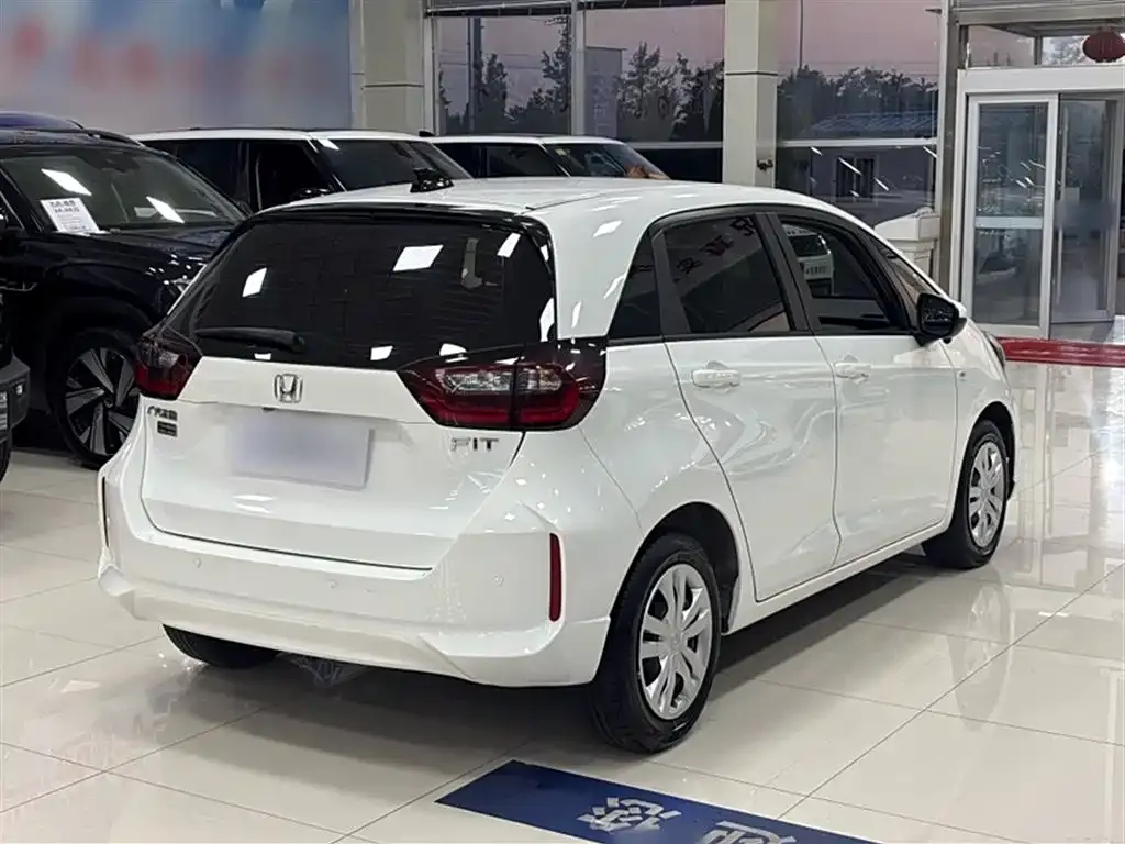Honda Fit — фото 9