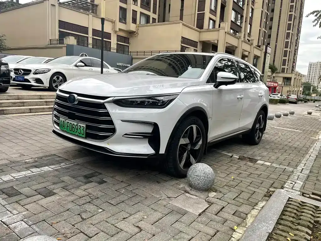 BYD Tang New Energy — фото 1