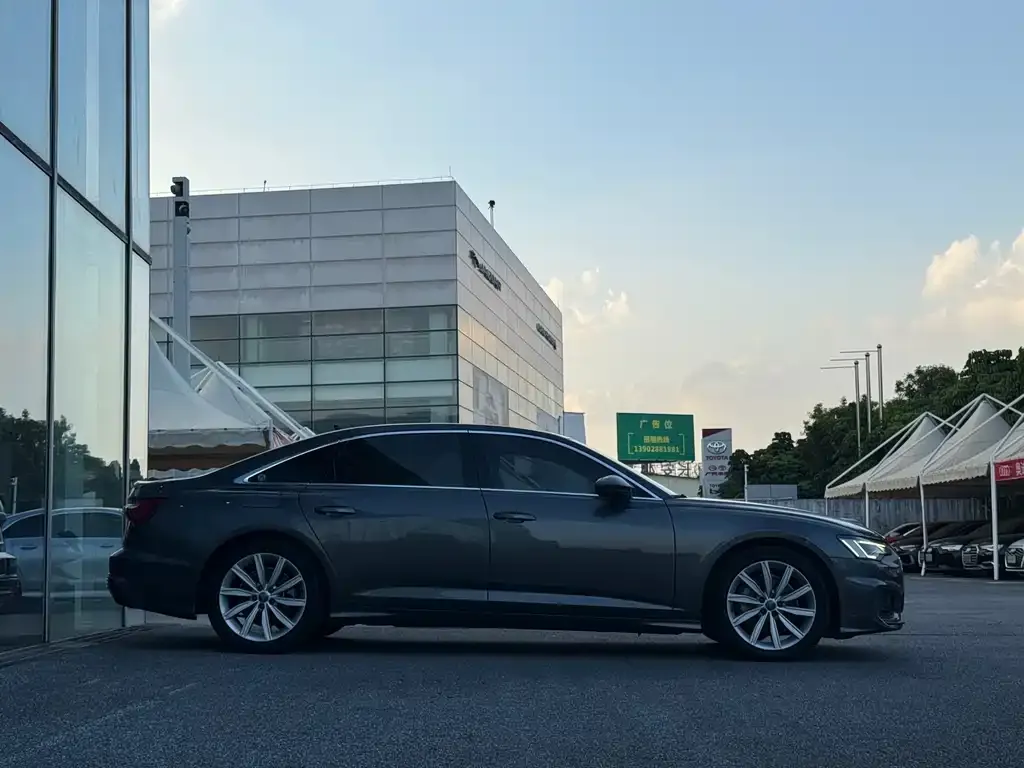 Audi A6L 2021 из CN, фото 4