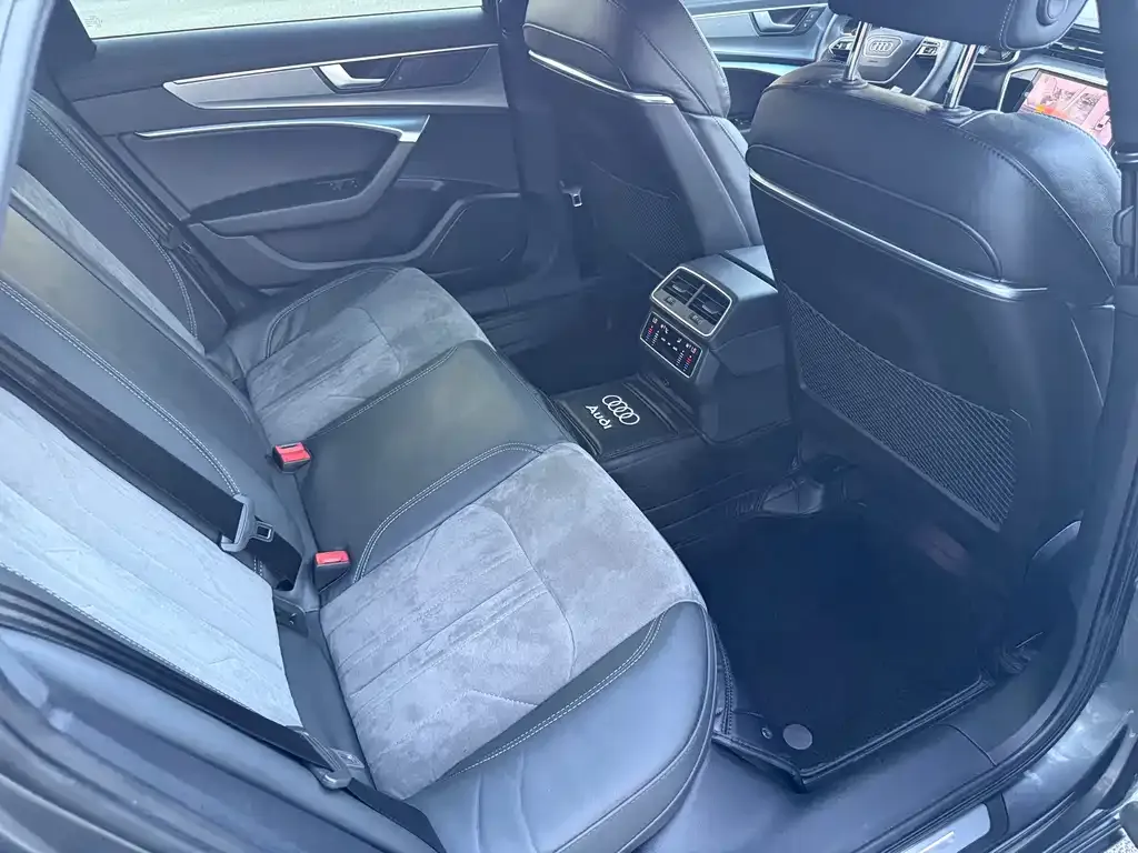 Audi A6L 2021 из CN, фото 7