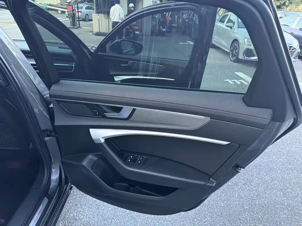 Audi A6L 2021 из CN, фото 8