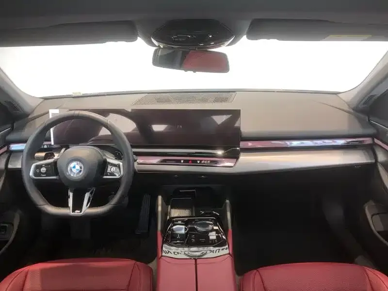 BMW 5 Series — фото 10