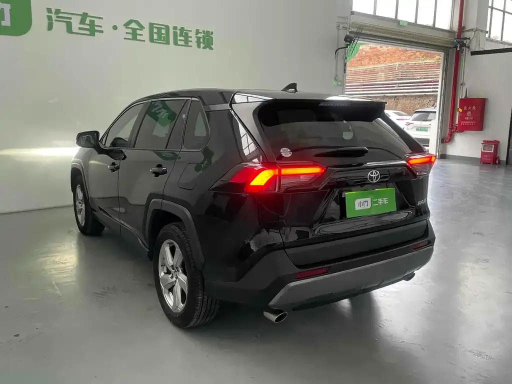Toyota RAV4 2021 из CN, фото 6