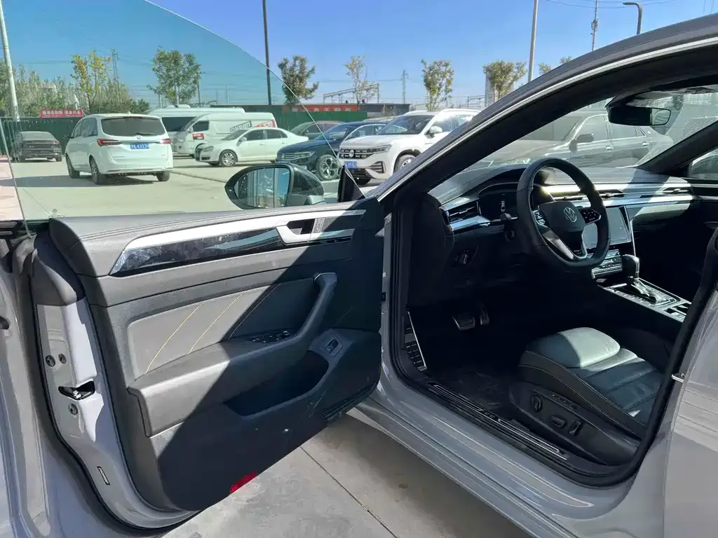 Volkswagen CC 2024 из CN, фото 6